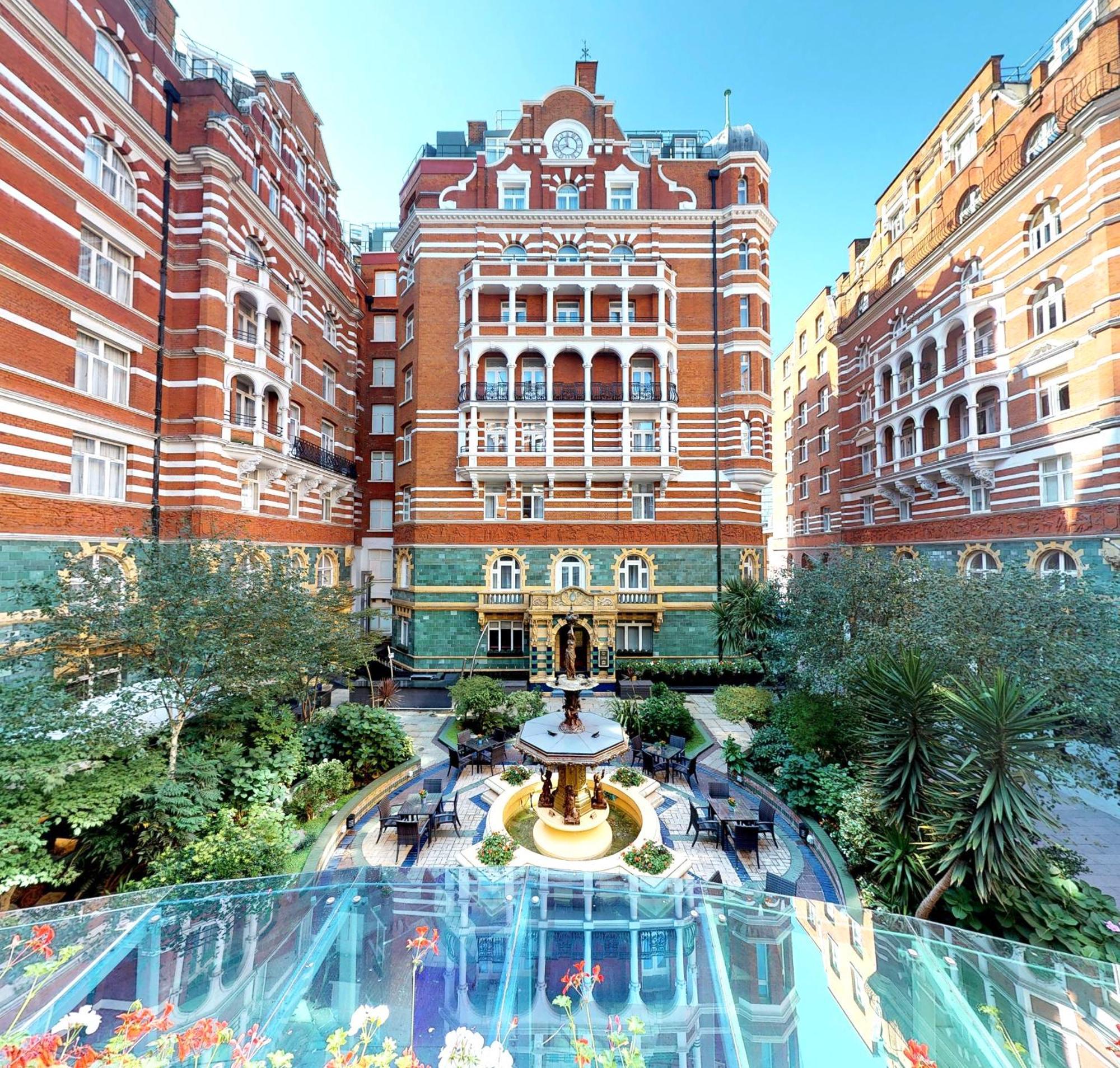 St. James' Court, A Taj Hotel, Londýn Exteriér fotografie